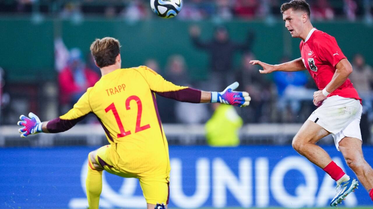 Christoph Baumgartner (r.) erzielte per Lupfer das 2:0 im Prestigeduell gegen Deutschland.  