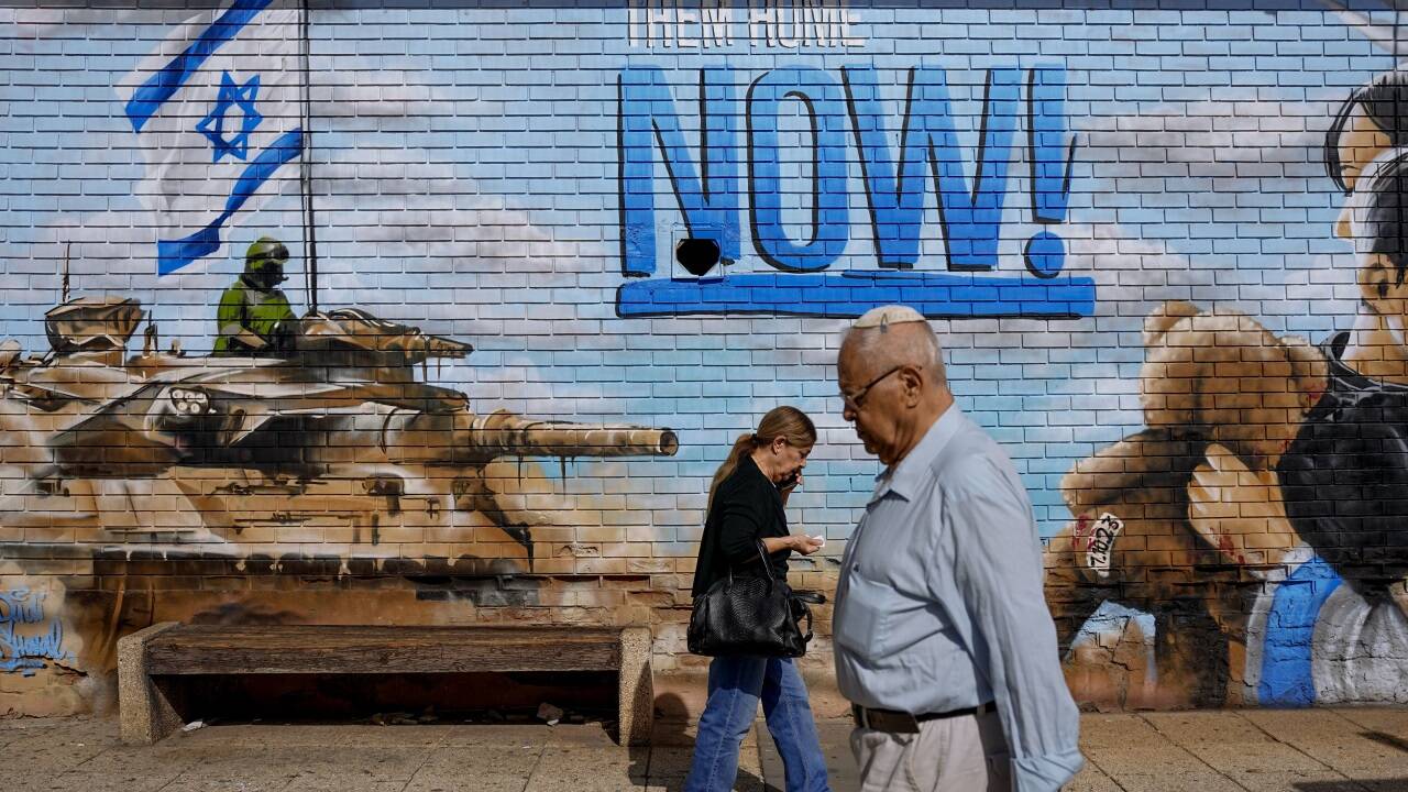 Am Freitagnachmittag sollen die ersten Geiseln freigelassen werden. In Israel haben sich Ärztinnen und Ärzte vorbereitet. Am Freitagnachmittag sollen die ersten Geiseln freigelassen werden. In Israel haben sich Ärztinnen und Ärzte vorbereitet.