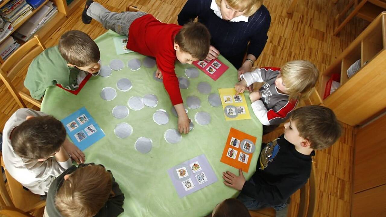 Bildungsministerium startet Kampagne für Quereinstieg in Kindergarten 