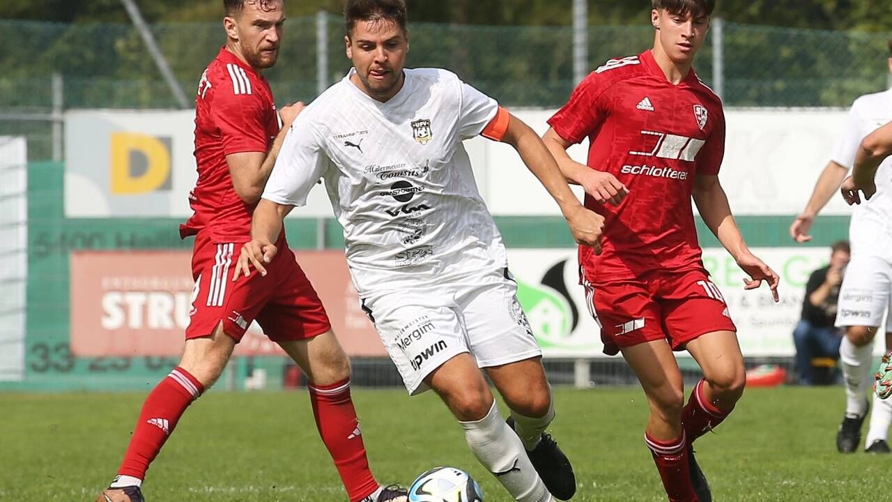 Paul Michelag (rechts) wechselt nach Hallein. 
