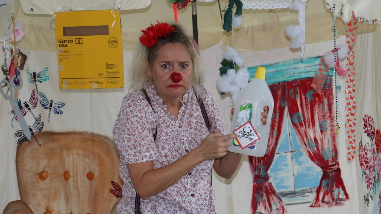 Ursula Teurezbacher begeisterte die Kinder im Koko–Kindergarten „Forelle“ in Salzburg als Clownin Rosi.  