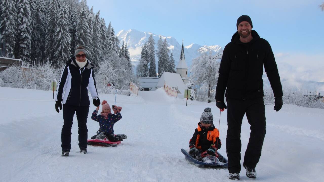 Viele nutzten das schöne Wetter für einen Winterspaziergang, wie hier in Werfenweng 