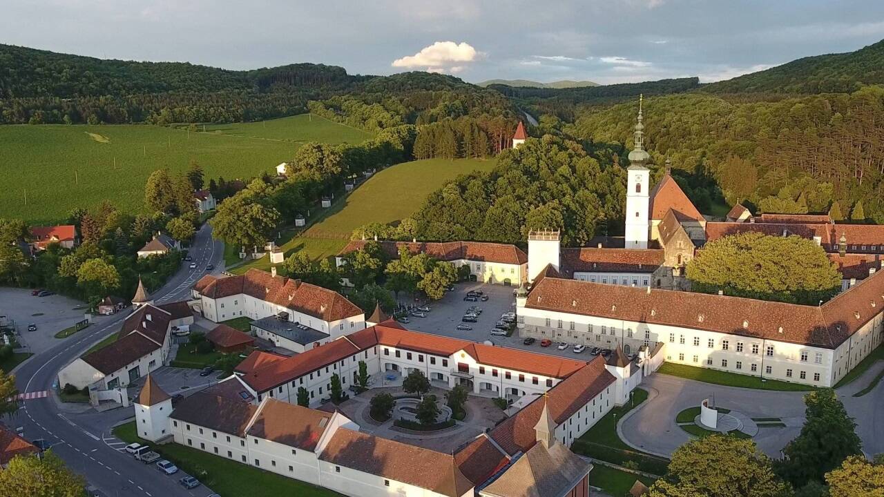 Stift Heiligenkreuz im Wiener Wald.  