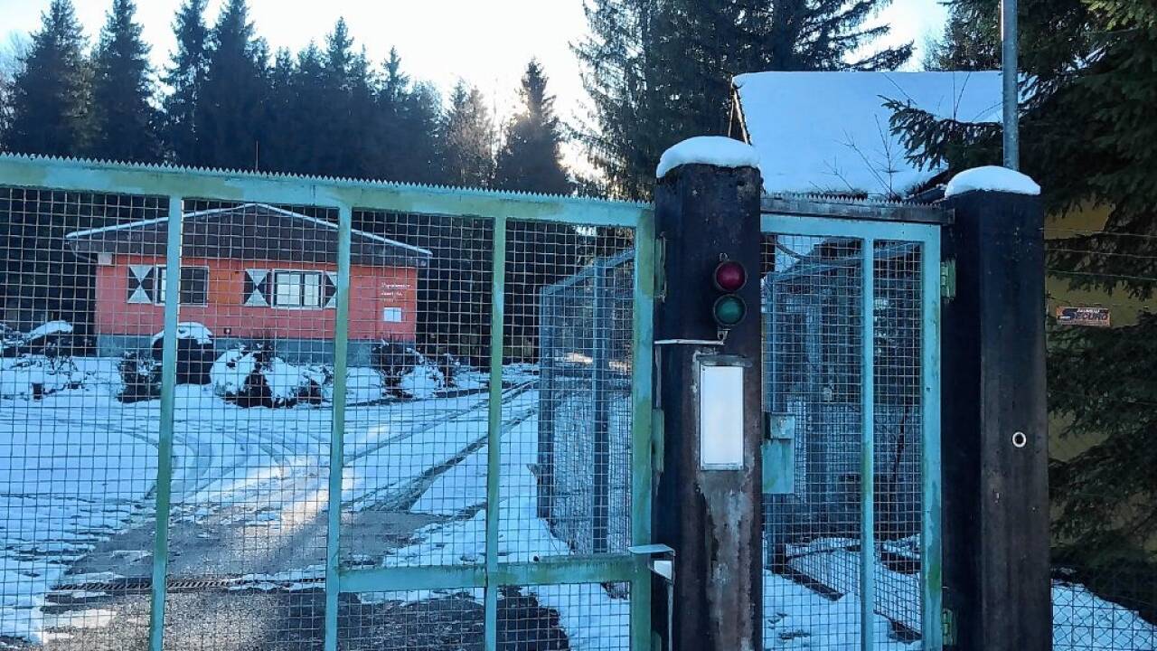 Wie geht es weiter mit dem Munitionslager in Gois? Unternehmer Peter Schickl hat das Gelände geräumt. Das Bundesheer prüft, ob es das Areal künftig wieder selbst nutzen wird. 