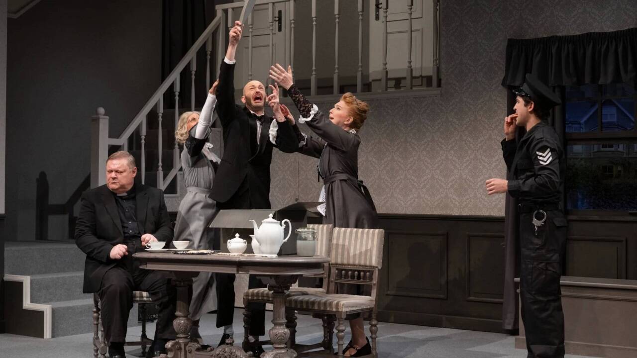 „Arsen und Spitzenhäubchen“ im Schauspielhaus Salzburg.  