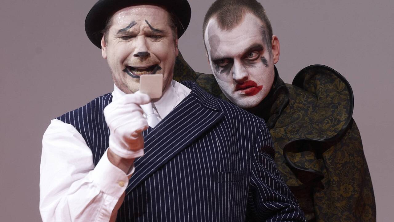 „Dantons Tod“ im Burgtheater: Michael Maertens, Jan Bülow 