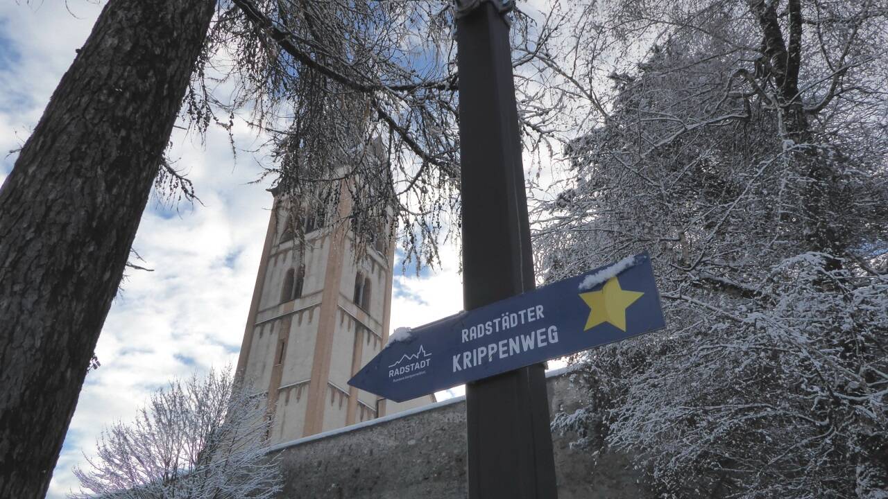 Ein Abschnitt des Krippenweges führt an der Stadtmauer entlang. Ein Abschnitt des Krippenweges führt an der Stadtmauer entlang.