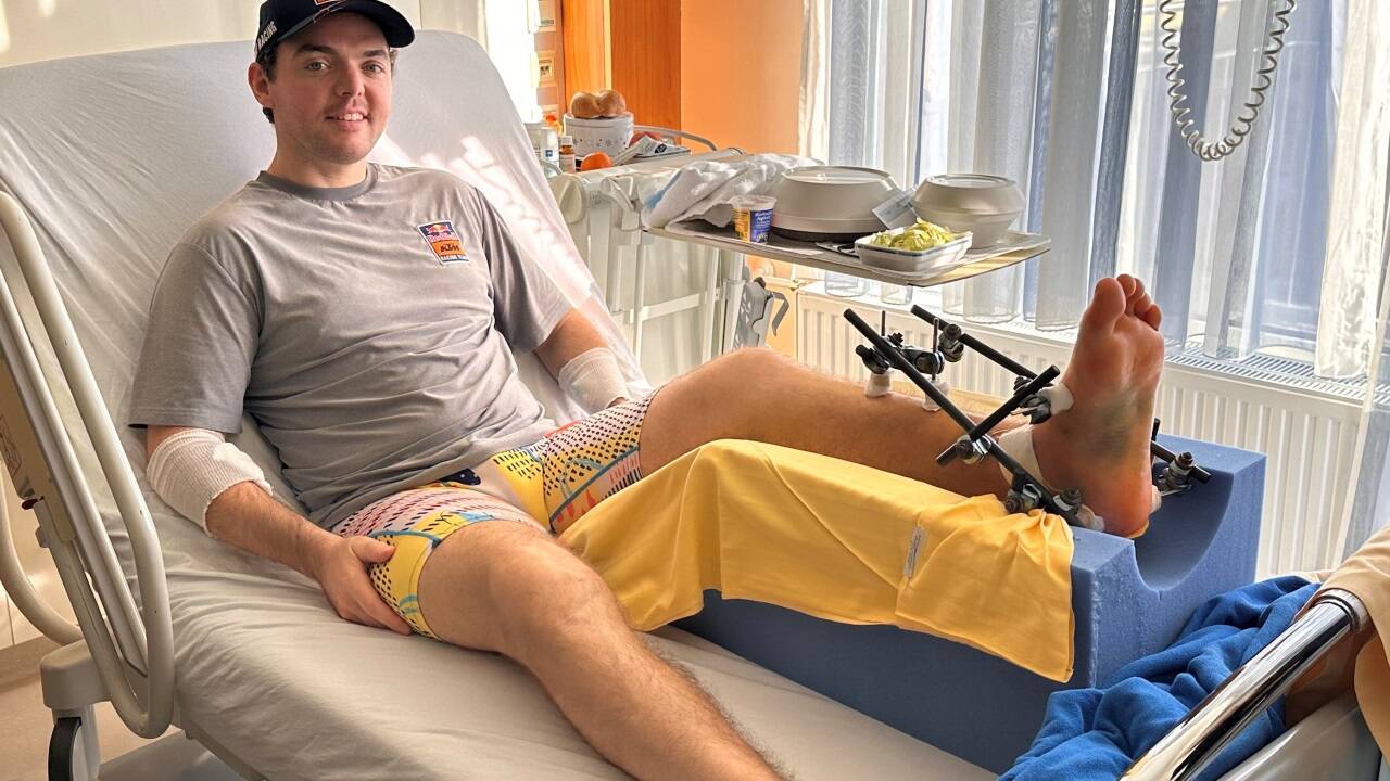 KTM-Pilot Matthias Walkner vor der stundenlangen OP am Mittwoch. 