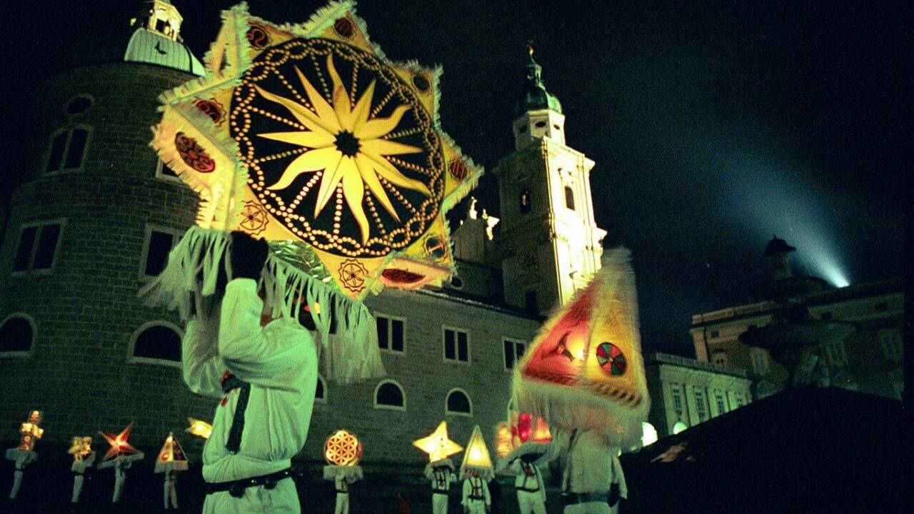 In der Stadt Salzburg wird der Glöcklerlauf am 5. Jänner vom Brauchtumsverein Jung Alpenland veranstaltet. 