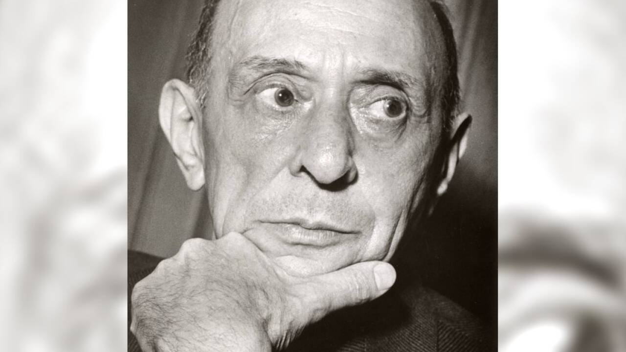 Arnold Schönberg wurde am 13. September 1874 in Wien geboren. Das Foto stammt aus den 1940er Jahren in Los Angeles. Arnold Schönberg wurde am 13. September 1874 in Wien geboren. Das Foto stammt aus den 1940er Jahren in Los Angeles.