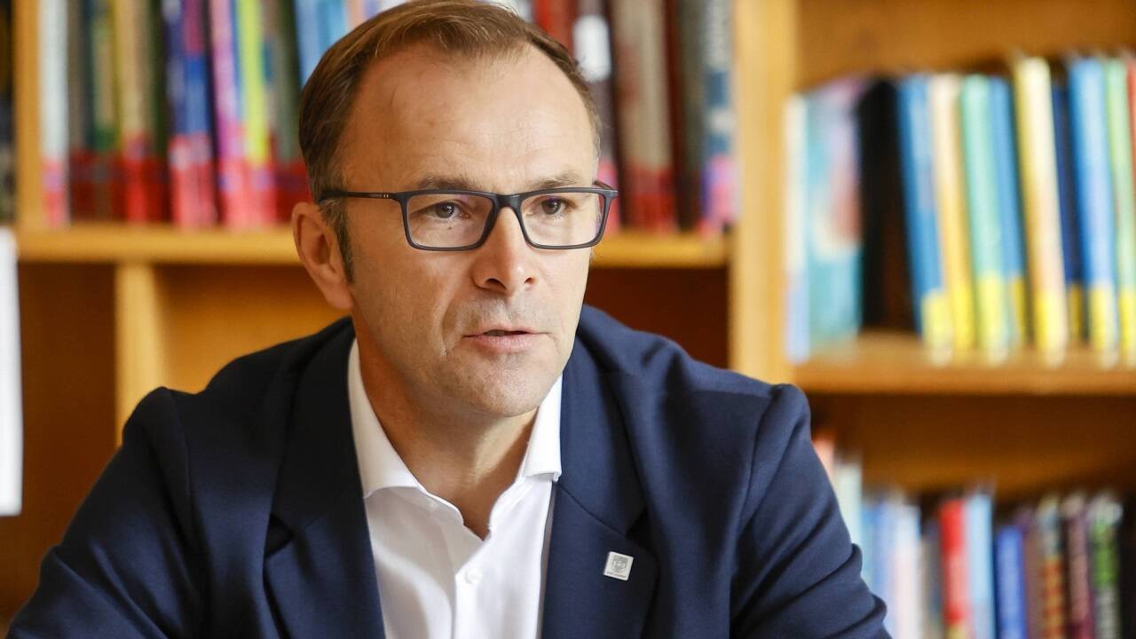 Bernhard Auinger (SPÖ-Vizebürgermeister) bleibt Gegner des S-Link-Projektes in Salzburg. Zu Jahresbeginn stellt er seine Pläne zur Verbesserung des öffentlichen Verkehrs vor. Bernhard Auinger (SPÖ-Vizebürgermeister) bleibt Gegner des S-Link-Projektes in Salzburg. Zu Jahresbeginn stellt er seine Pläne zur Verbesserung des öffentlichen Verkehrs vor.
