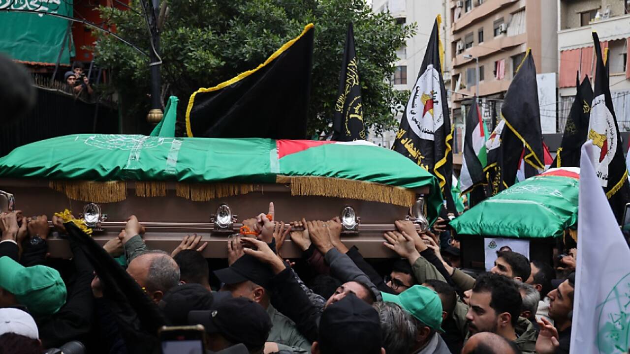Flaggen der Hisbollah und Hamas allgegenwärtig 