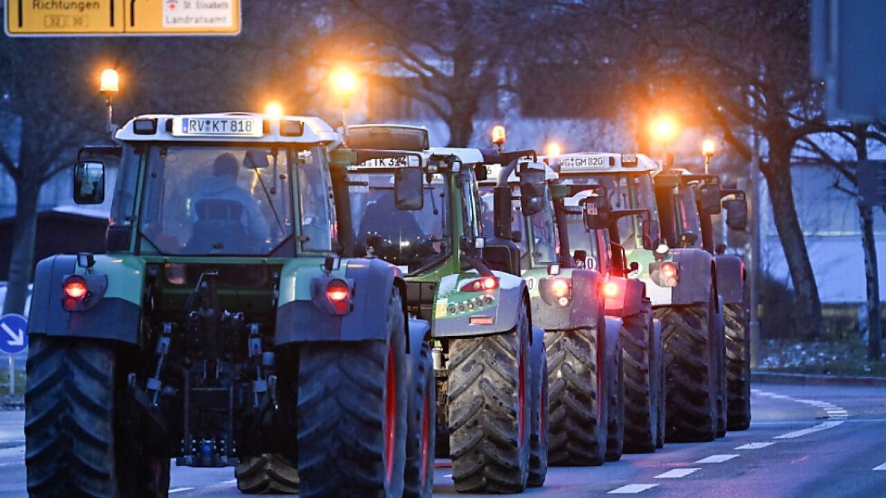 Landwirte demonstrieren wegen massiver Einkommensverluste 