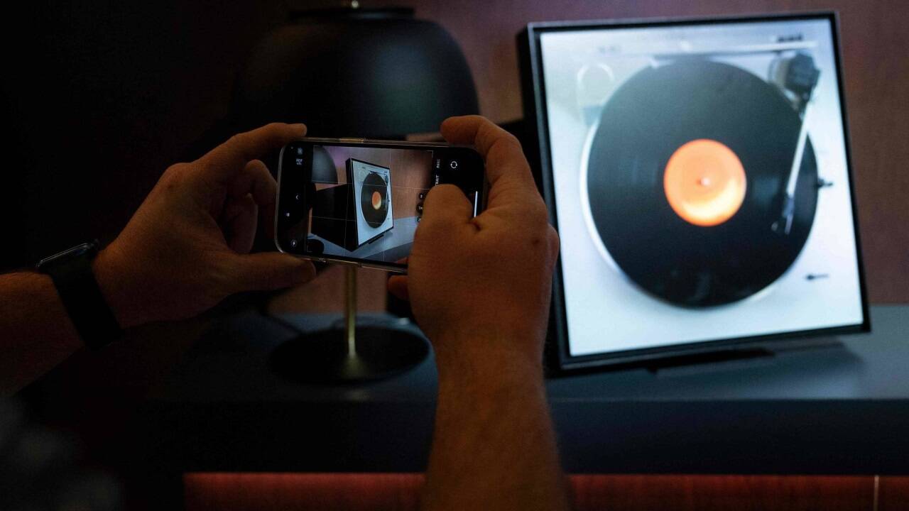... den „Music Frame“, einen Bilderrahmen, der gleichzeitig Musikbox ist. 
