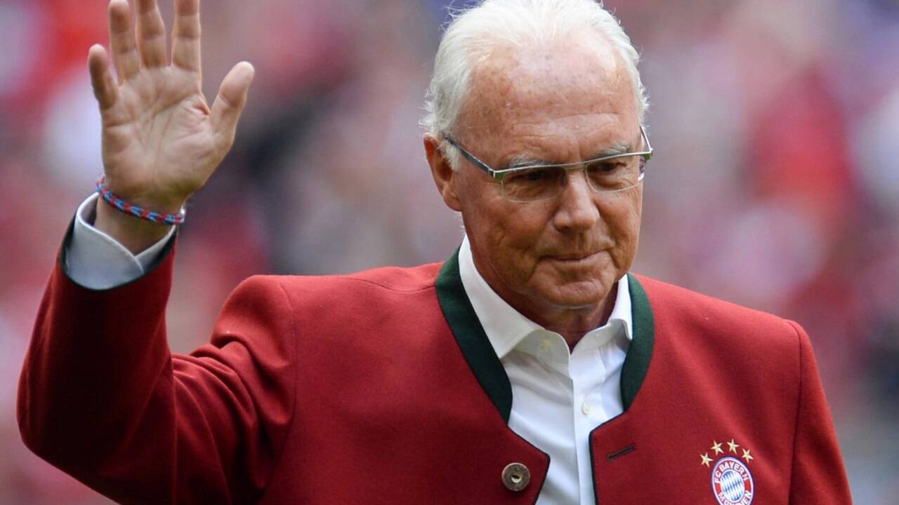 Franz Beckenbauer – dieses Foto zeigt den „Kaiser“ in seiner Funktion als Ehrenpräsident des FC Bayern München am 14. Mai 2016 in der Allianz Arena in München. 