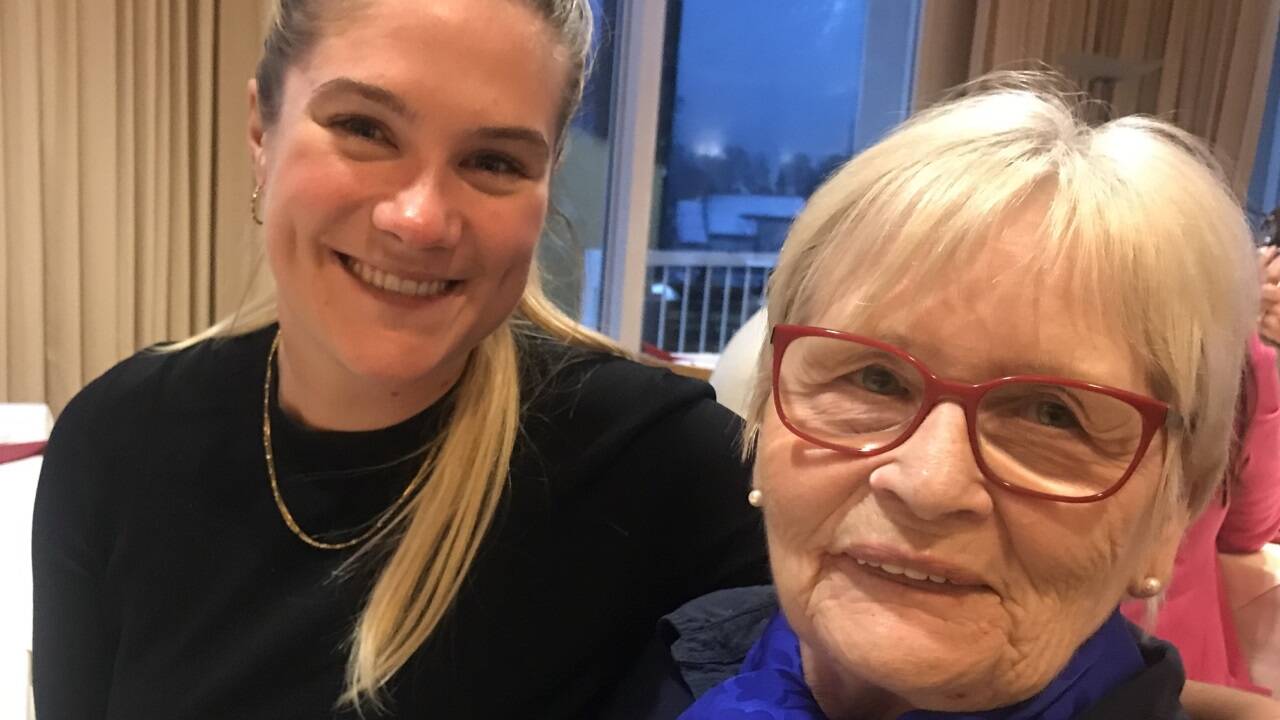 Pia Südkamp (links) und Helmtrud Petermann (rechts) sind seit September ein „Tandem“. Das sei ein Glücksfall gewesen, erklärt die 79-Jährige. 