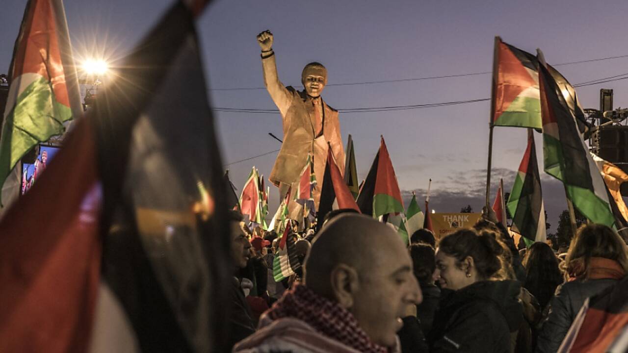 Mandela-Statue in Ramallah 