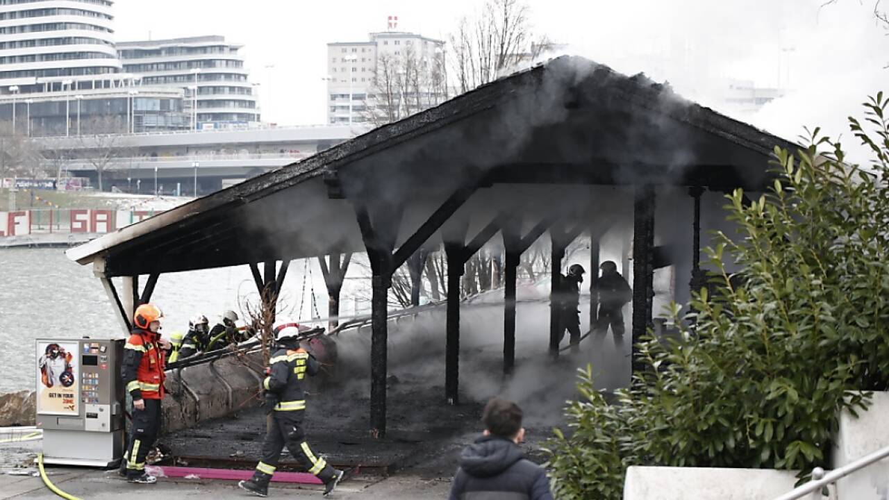 Gegen 9.15 Uhr konnte 'Brand aus' gegeben werden 