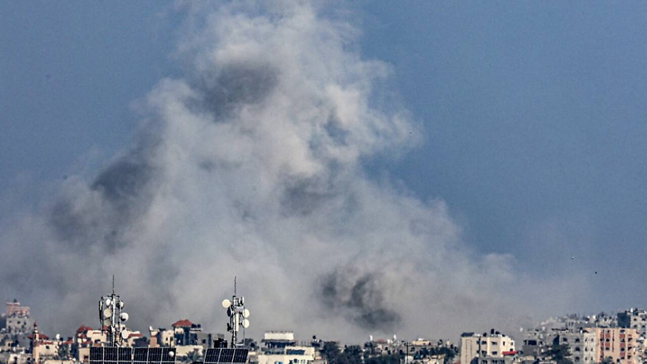 Rauch über den Gazastreifen 
