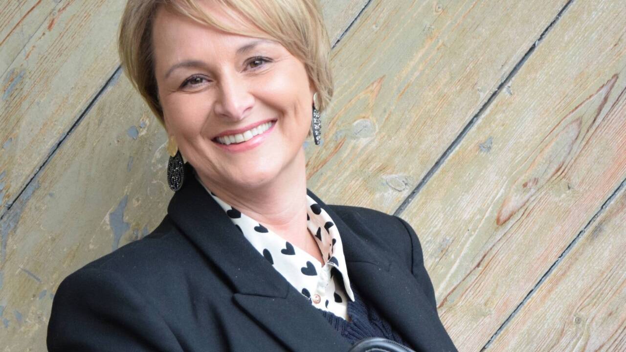 Caroline Stiegler spricht passende Worte bei freudigen wie traurigen Ereignissen.  Caroline Stiegler spricht passende Worte bei freudigen wie traurigen Ereignissen.