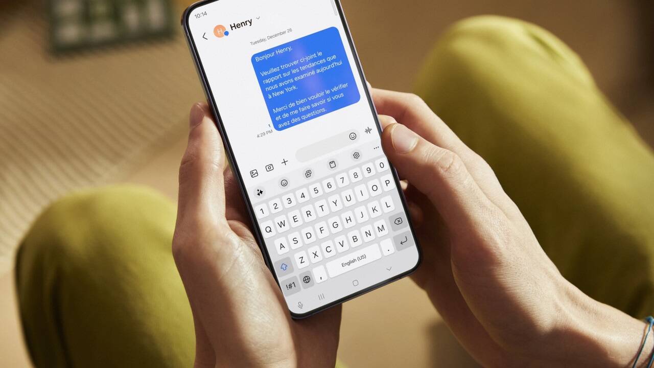 Bei der S24-Reihe soll jeder Text auf Knopfdruck übersetzt und auch gleich verschickt werden können. Bei der S24-Reihe soll jeder Text auf Knopfdruck übersetzt und auch gleich verschickt werden können.