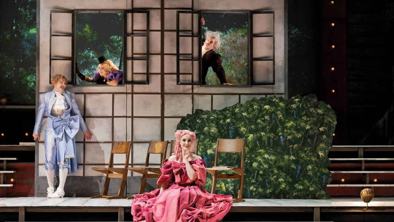 Bilder zu Lydia Steiers „Candide“-Inszenierung im Theater an der Wien 