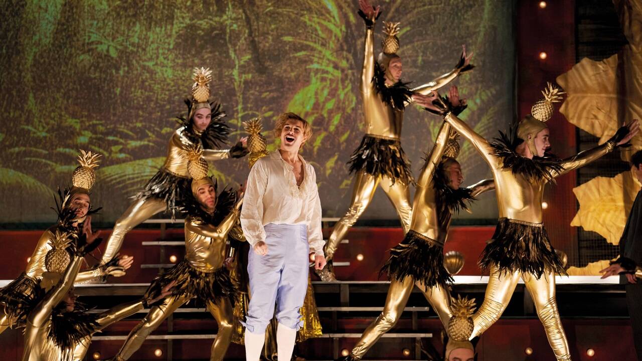 Bilder zu Lydia Steiers „Candide“-Inszenierung im Theater an der Wien 