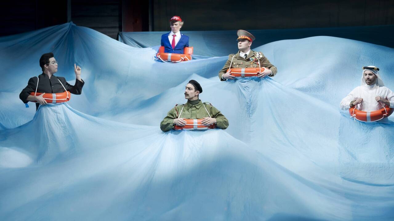 Bilder zu Lydia Steiers „Candide“-Inszenierung im Theater an der Wien 