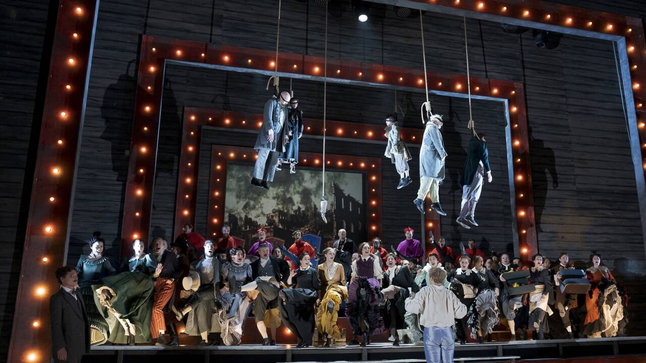 Bilder zu Lydia Steiers „Candide“-Inszenierung im Theater an der Wien 