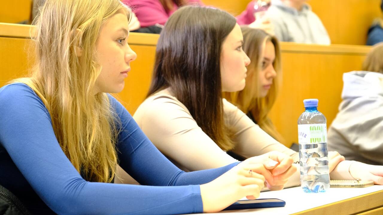 Salzburger Schülerinnen und Schüler zu Gast an der Naturwissenschaftlichen Fakultät der Universität Salzburg.  