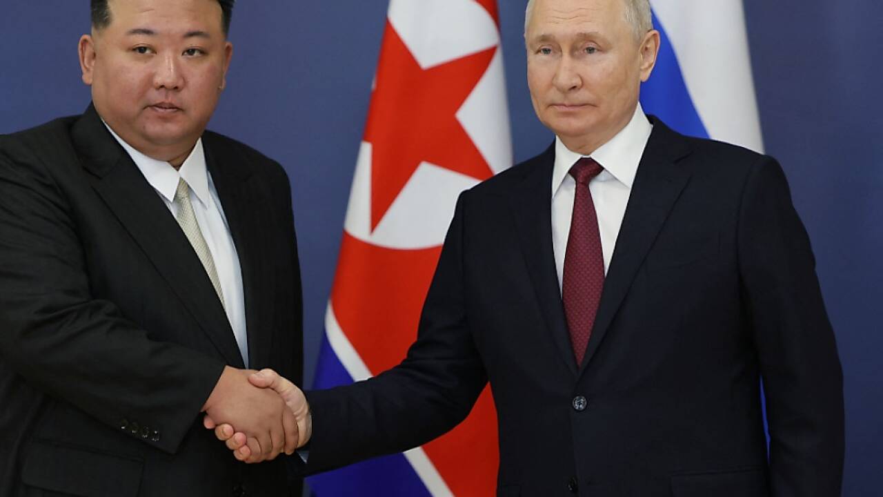 Kim Jong Un (l) und Wladimir Putin könnten bald wieder zusammentreffen 