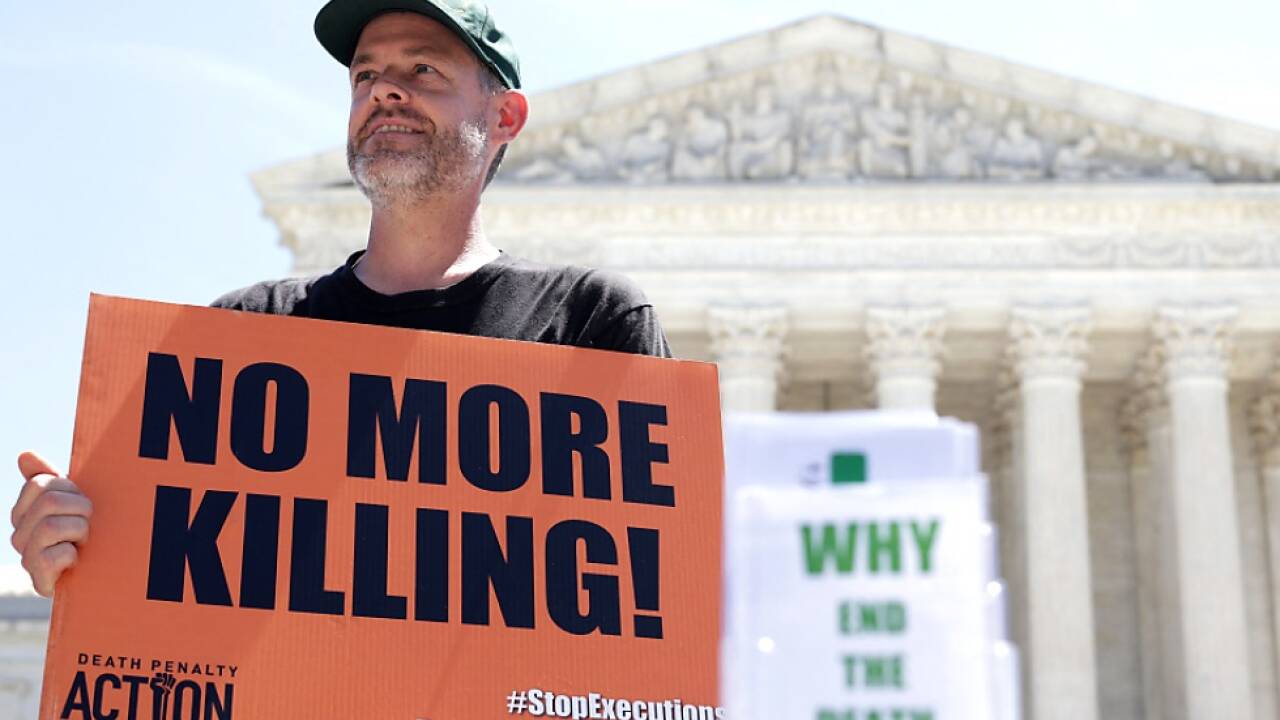 26 US-Bundesstaaten haben noch immer die Todesstrafe in ihren Gesetzbüchern. 26 US-Bundesstaaten haben noch immer die Todesstrafe in ihren Gesetzbüchern.