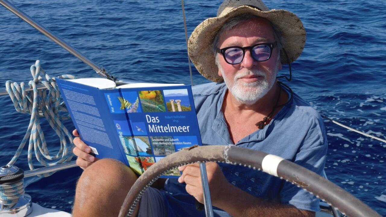 Robert Hofrichter.   Robert Hofrichter.