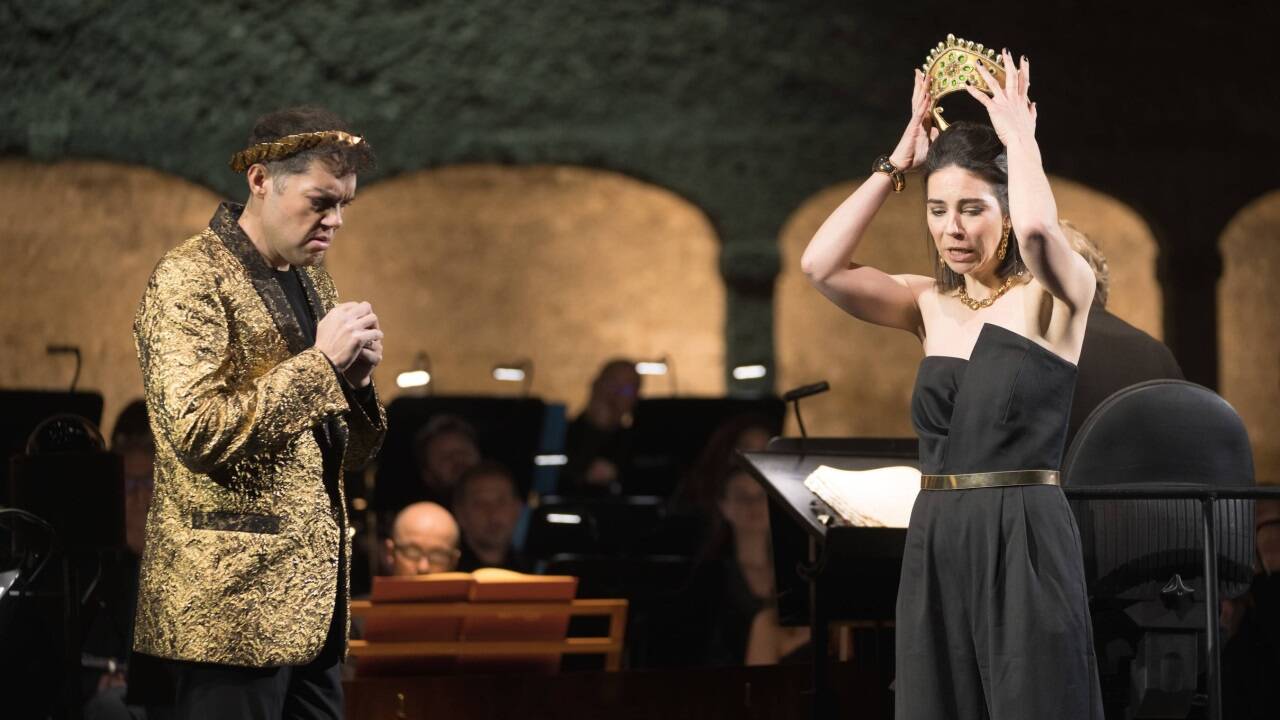 Edgardo Rocha als Tito, Hanna-Elisabeth Müller als Vitellia.  