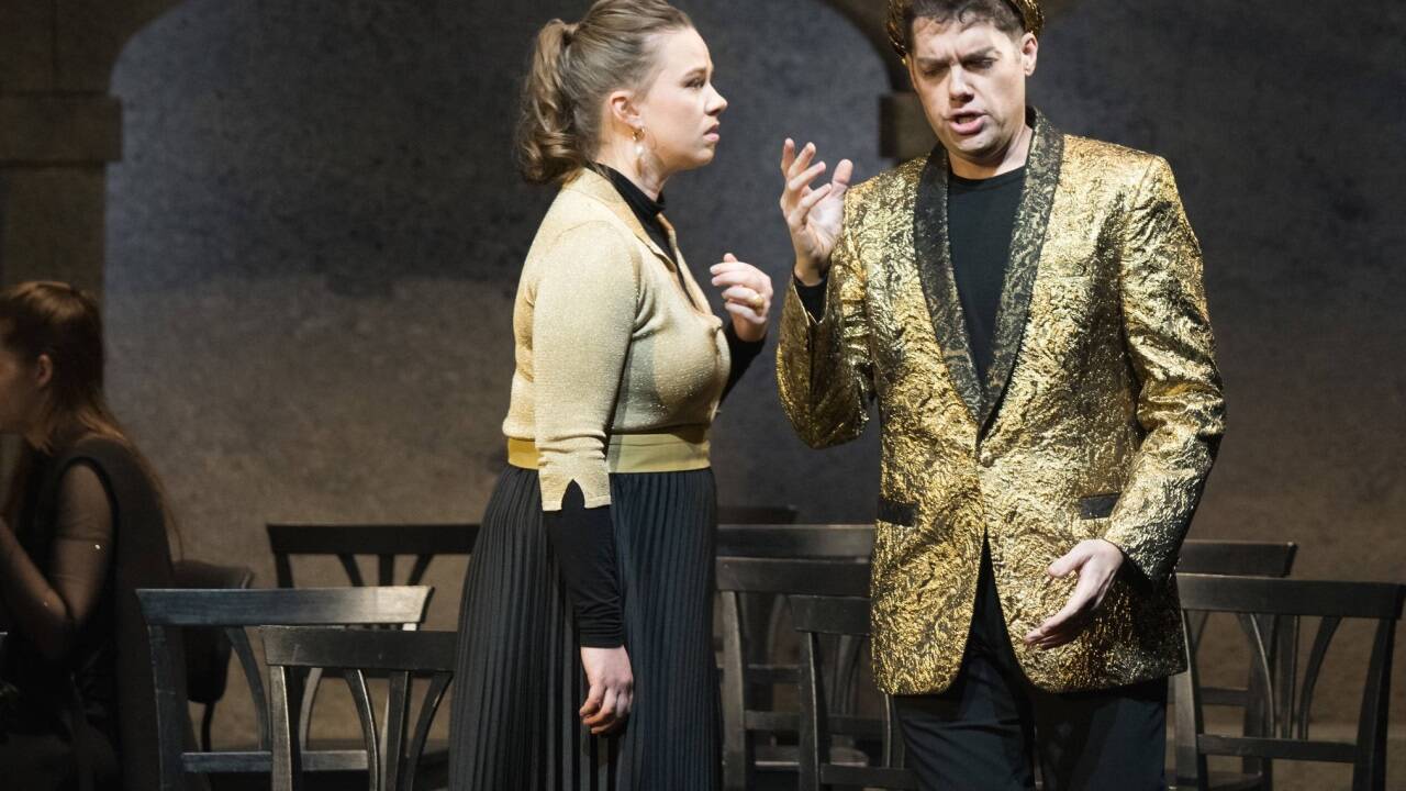 Christina Gansch als Servilia, Edgardo Rocha als Tito. 