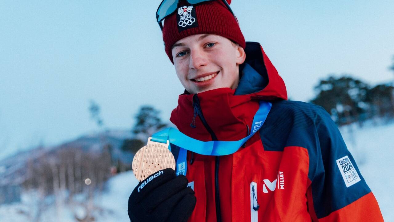 Andreas Gfrerer mit seiner Goldmedaille.  