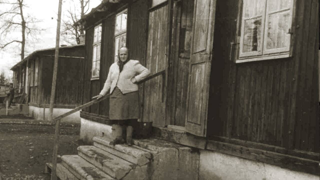 Noch viele Jahre nach Ende des Zweiten Weltkriegs herrschte in Salzburg akute Wohnungsnot. Im Bild das Barackenlager Laschensky im Jahr 1954.  