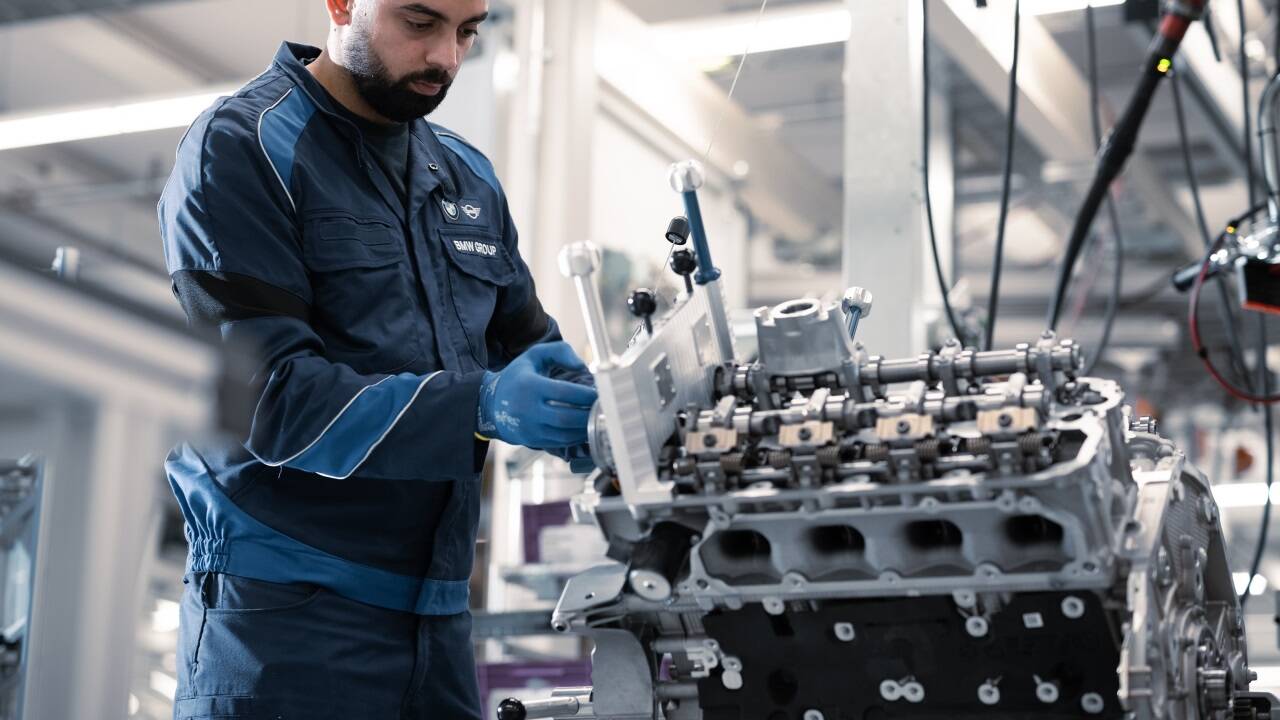 Auch die Produktion des V8-Motors wurde von München zu BMW Steyr verlegt. 