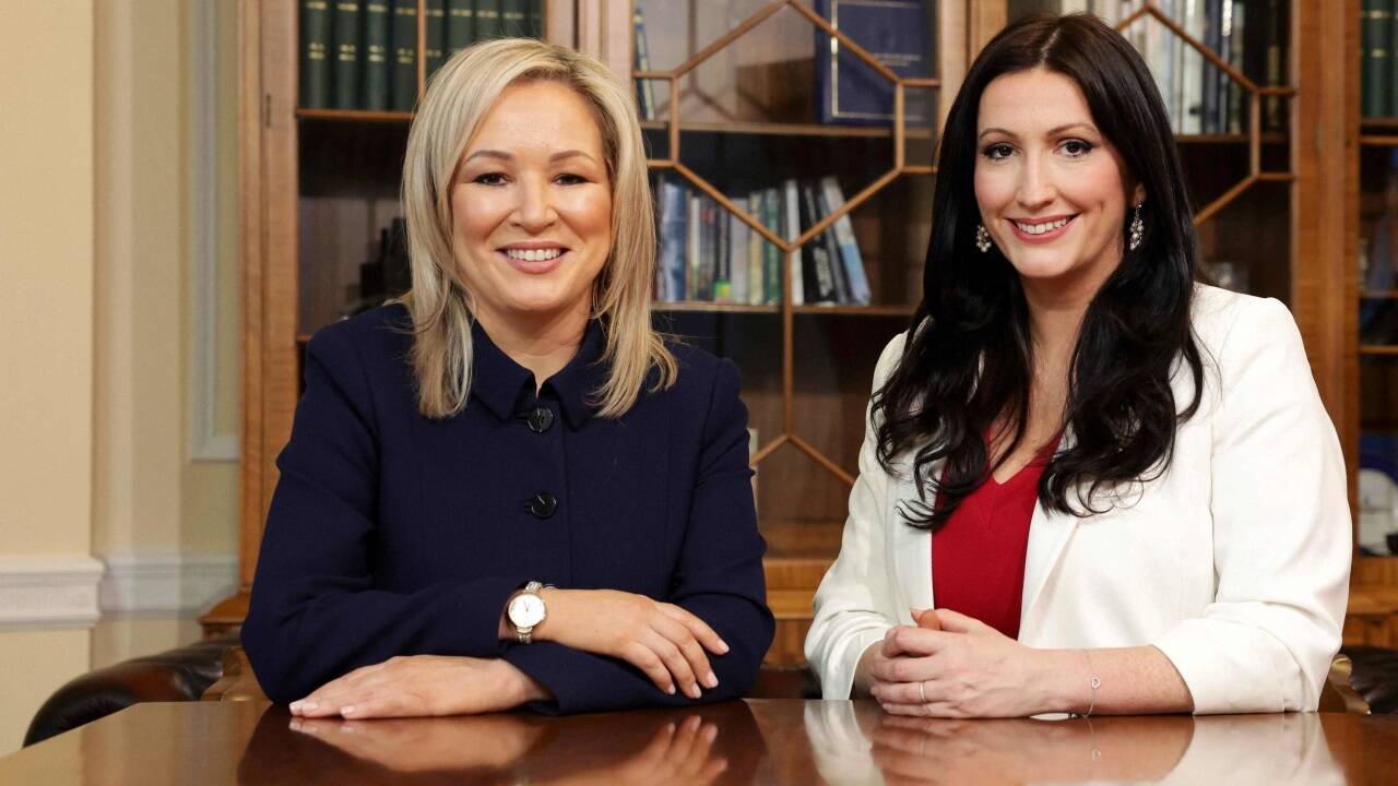 Regierungschefin O’Neill und ihre Stellvertreterin Little-Pengelly.  Regierungschefin O’Neill und ihre Stellvertreterin Little-Pengelly.