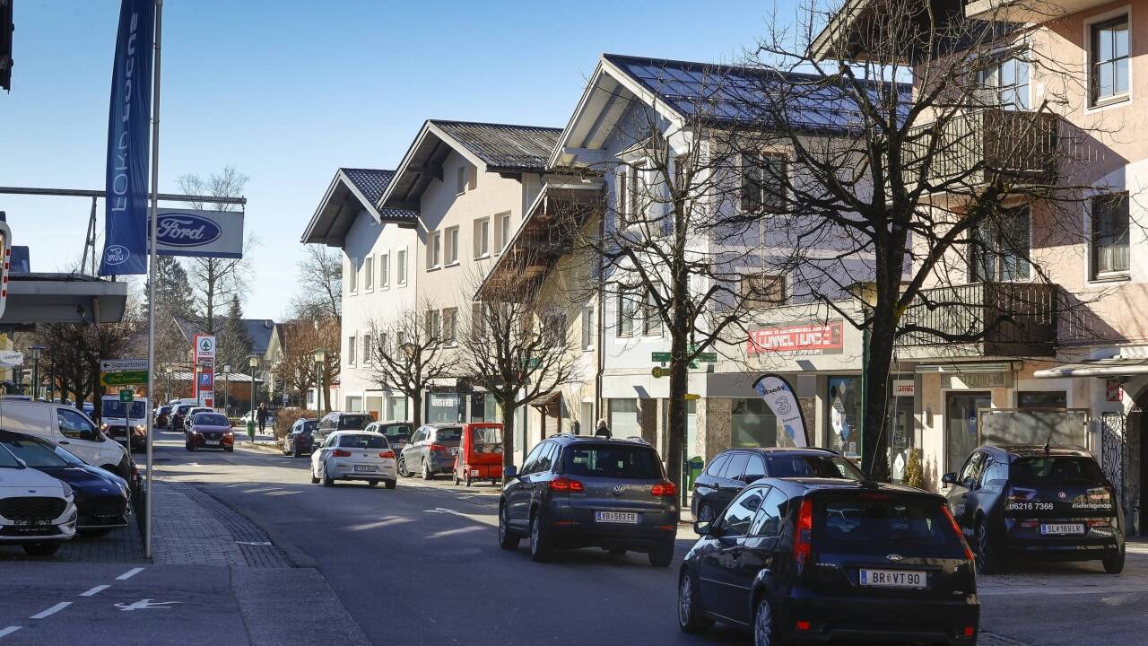 Mit der Tempo-30-Zone war Neumarkt Vorreiter. Nun sorgen der Vorschlag einer Begegnungszone und die Parkplatzsituation für Diskussionen.  