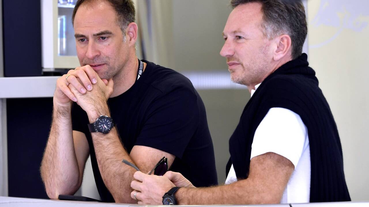 Christian Horner (rechts) muss sich gegenüber Oliver Mintzlaff erklären.  