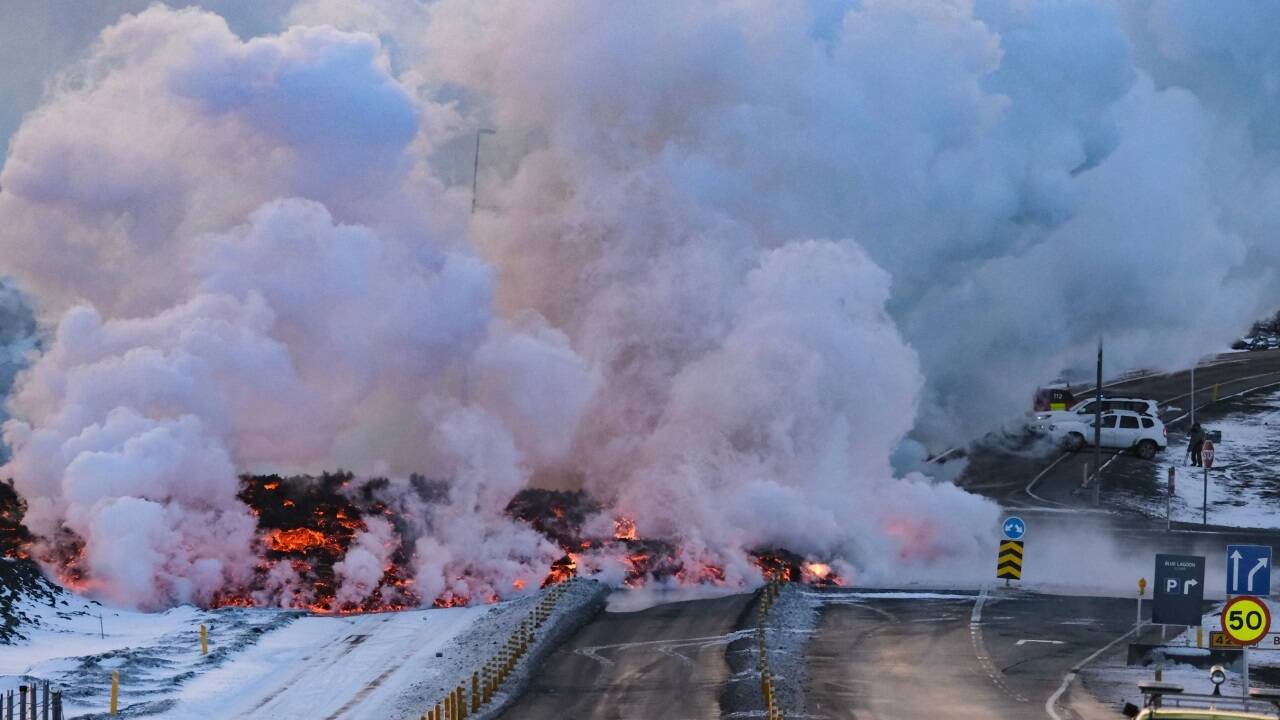 Nach Angaben der Wetterbehörde begann der Ausbruch am Donnerstag gegen 6.00 Uhr nordöstlich des Berges Sylingarfell. 