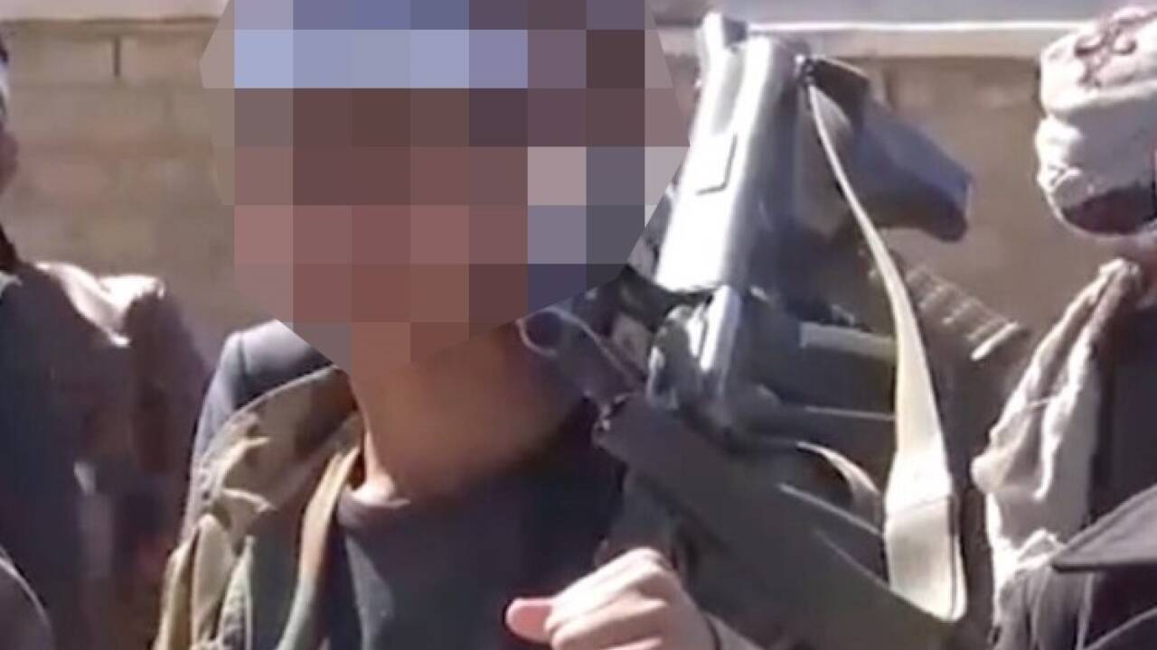 Huthi-Kämpfer mit dem Steyr-Gewehr.  Huthi-Kämpfer mit dem Steyr-Gewehr.