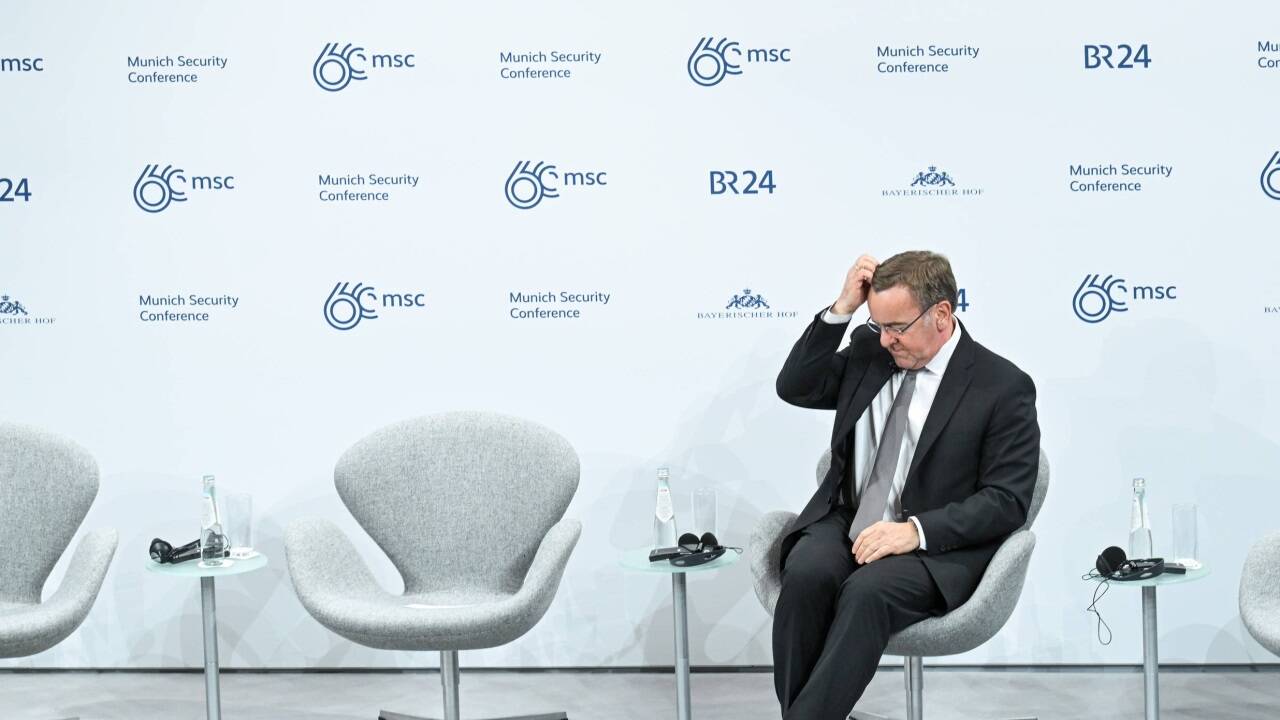 Deutschlands Verteidigungsminister Pistorius stellt infrage, ob das Zwei-Prozent-Ziel der Nato genügt. 