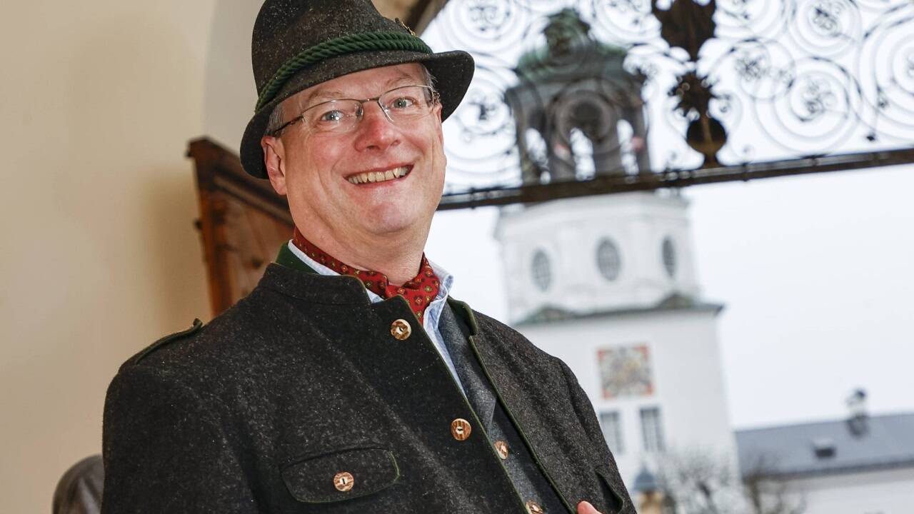 Günther Hausknost lotst Gäste und Einheimische durch Salzburg.  