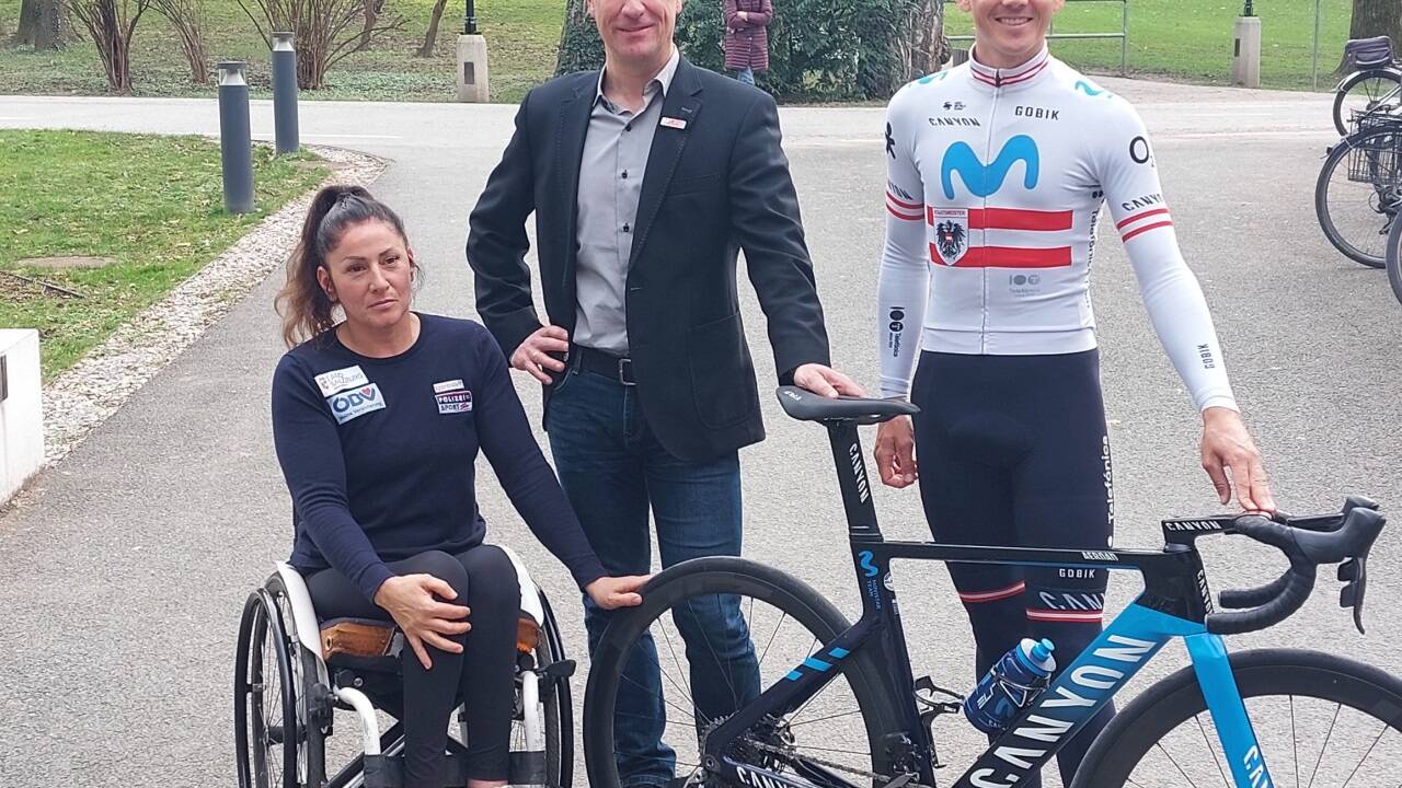 Offen für alle: Präsident Thomas Hödlmoser (M.) mit Parasportlerin Conny Wibmer und Profi Gregor Mühlberger.   Offen für alle: Präsident Thomas Hödlmoser (M.) mit Parasportlerin Conny Wibmer und Profi Gregor Mühlberger.