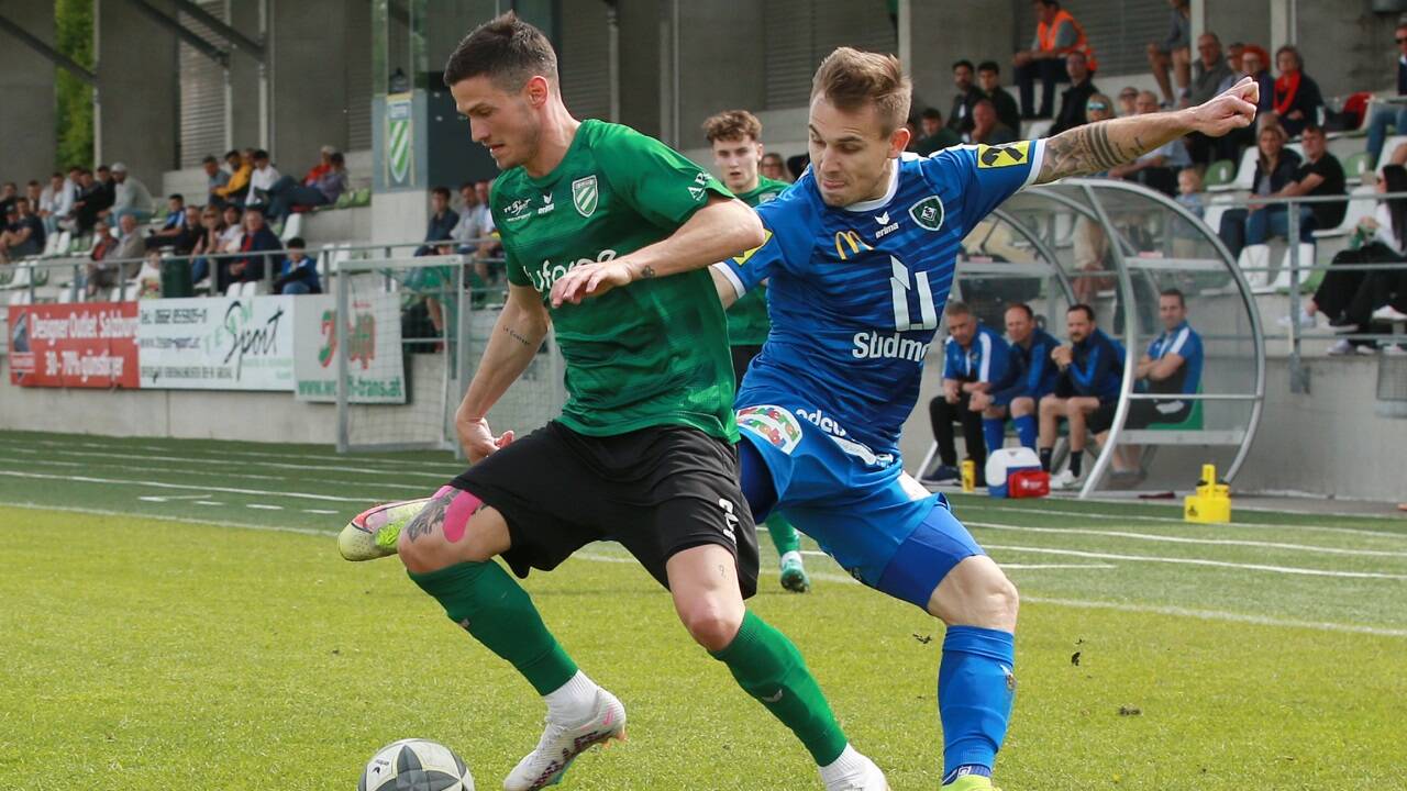 Grünau-Kicker Petrit Nika (l.) und St. Johanns Philip Volk können etwas entspannter Richtung Frühjahrssaison blicken.  