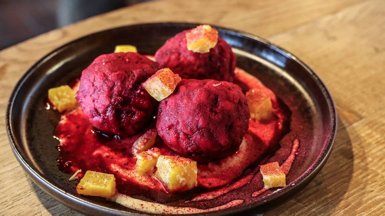 Rote-Rüben-Knödel in der Hochalm. 