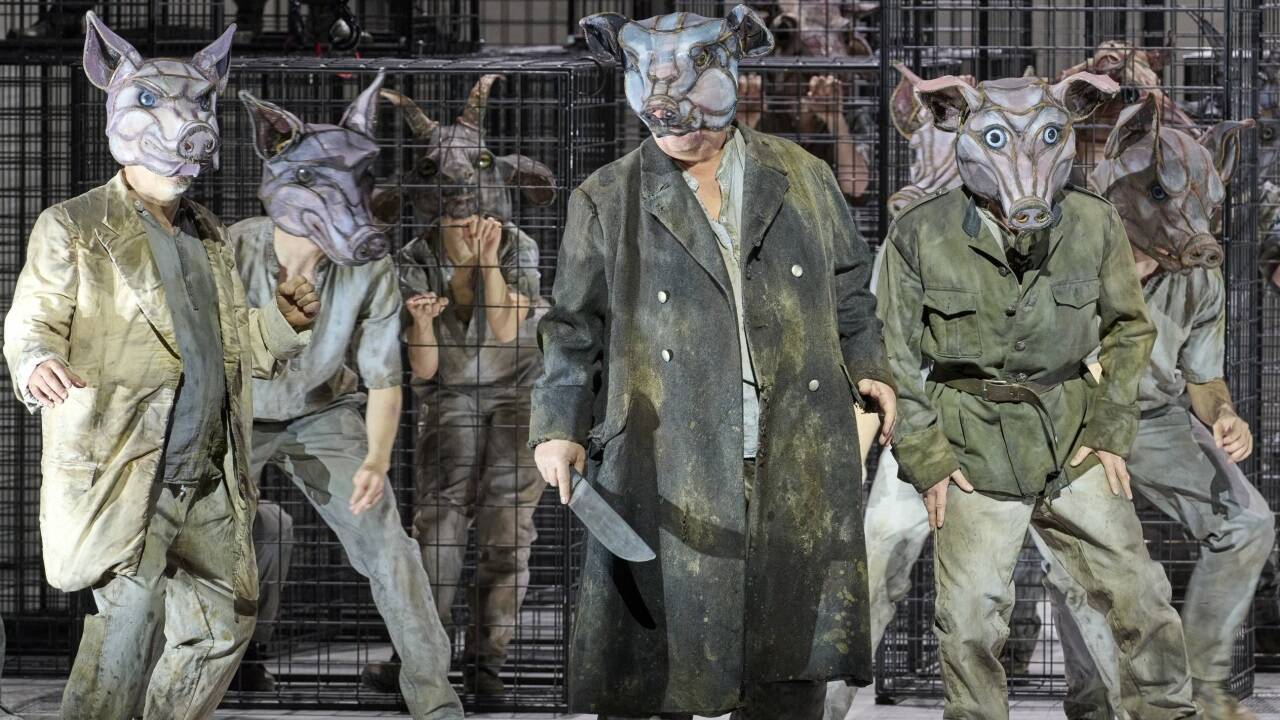 Szene aus der Inszenierung von „Animal Farm“ an der Wiener Staatsoper. 