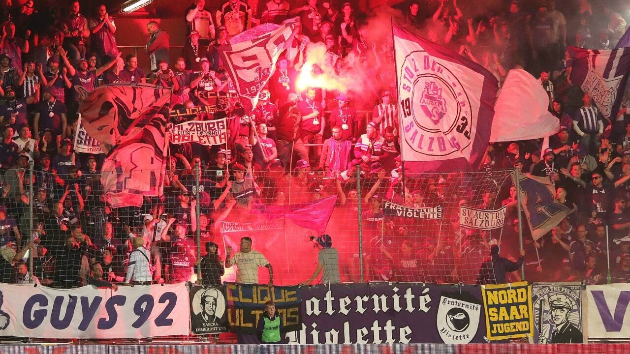Beim Derby in Grödig brannte es vor allem bei der Halbzeitshow. 